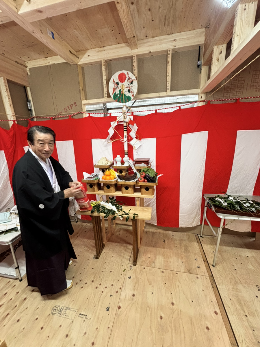 大田区の三世帯住宅現場 断熱・防音の施工を引き続き行っています！