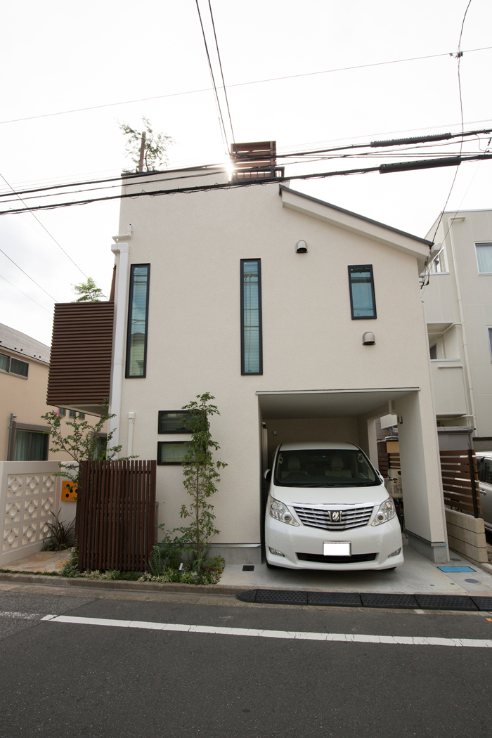 練馬区 坪 狭小住宅 ビルトインガレージとルーフバルコニーのある間取りの家 坪 15坪 13坪の狭小住宅の間取りは大田区の桧山建工