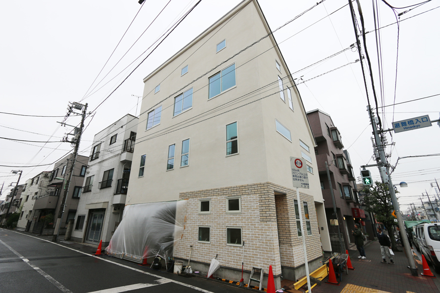 大田区大森の店舗型3階建て住宅はもうすぐ完成します
